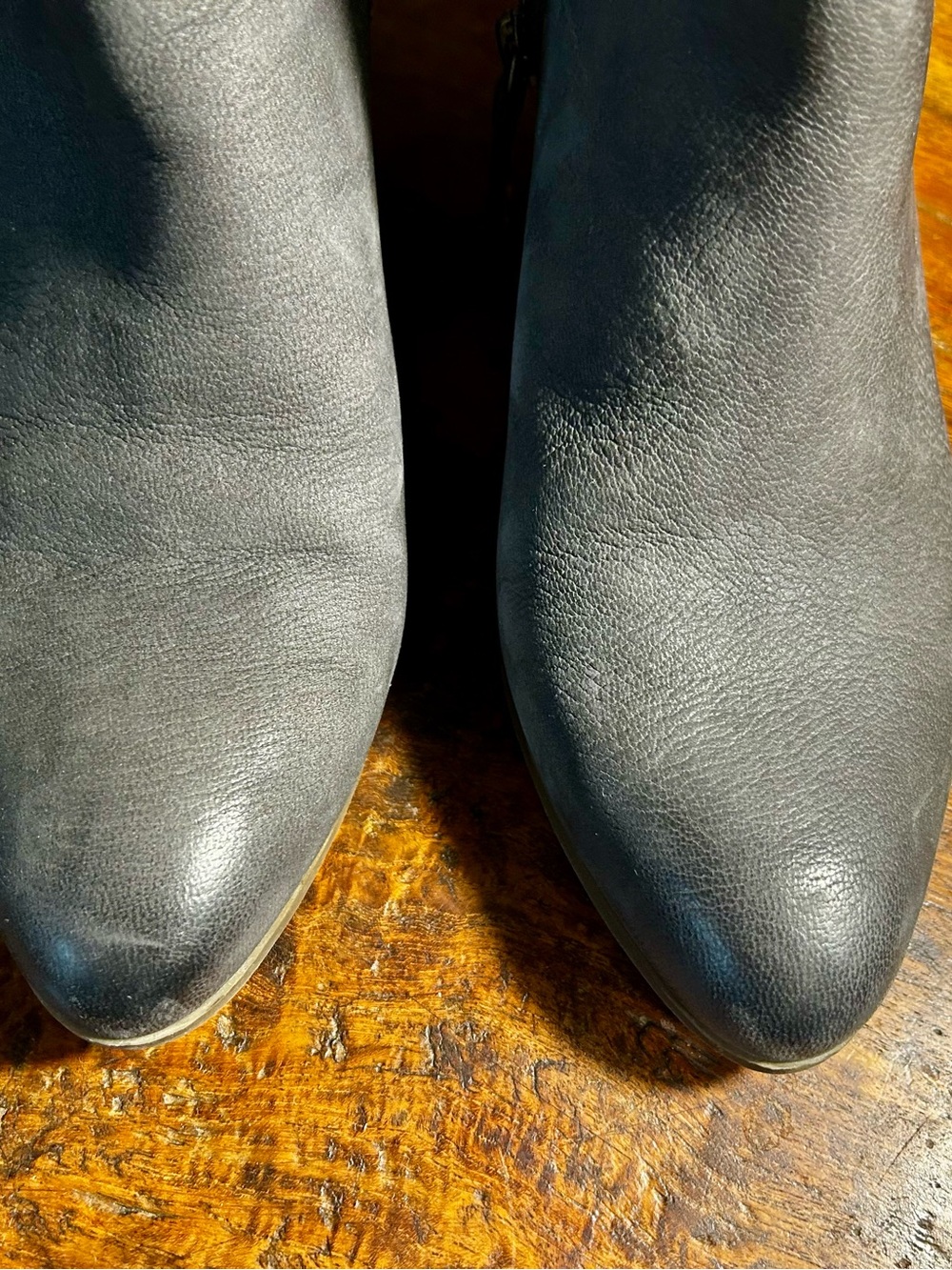Frye Leather Western Ankle Boots Pointed Toe Inside Zip Size 8.5 M - Picture 2 of 10